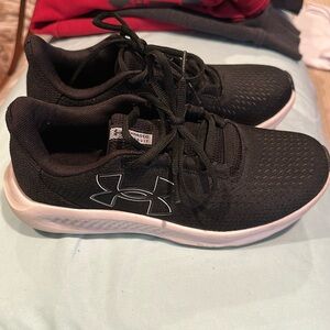 Under armor tennis shoes